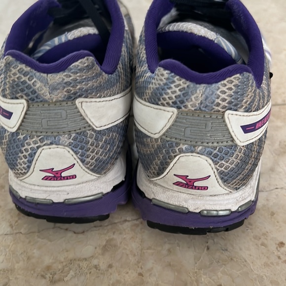 Mizuno Running Sneakers - Picture 5 of 6